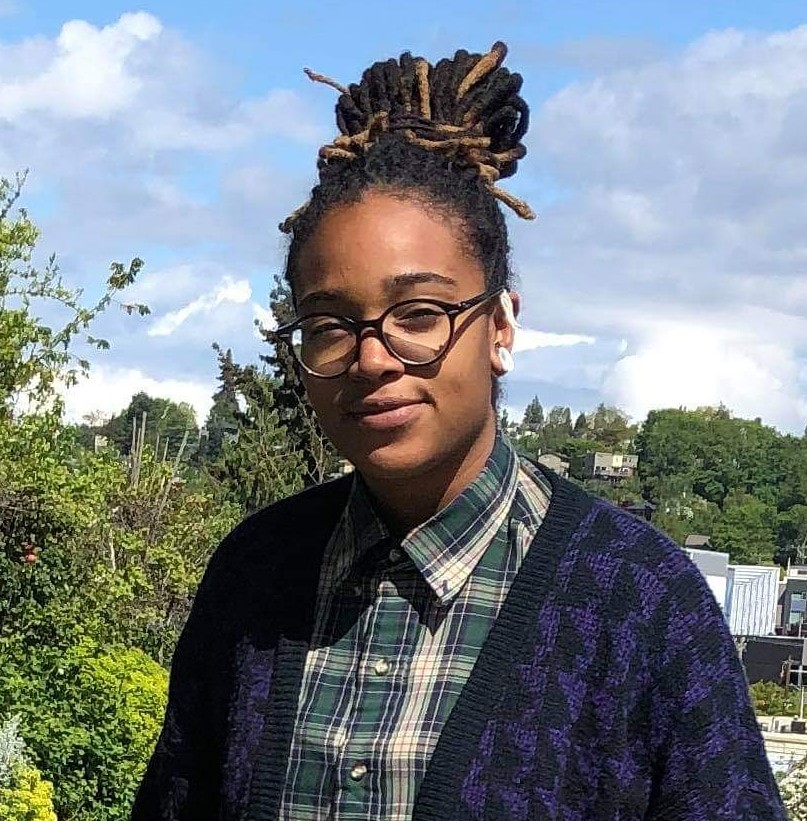 Meet Tye! Our newest project lead. Originally from Kansas City, Tye Reed (she/her) is a community organizer in Seattle focused on homelessness advocacy and direct aid to encampments. She is the Co-Chair of House Our Neighbors and a member of the Seattle Transit Riders Union (TRU)