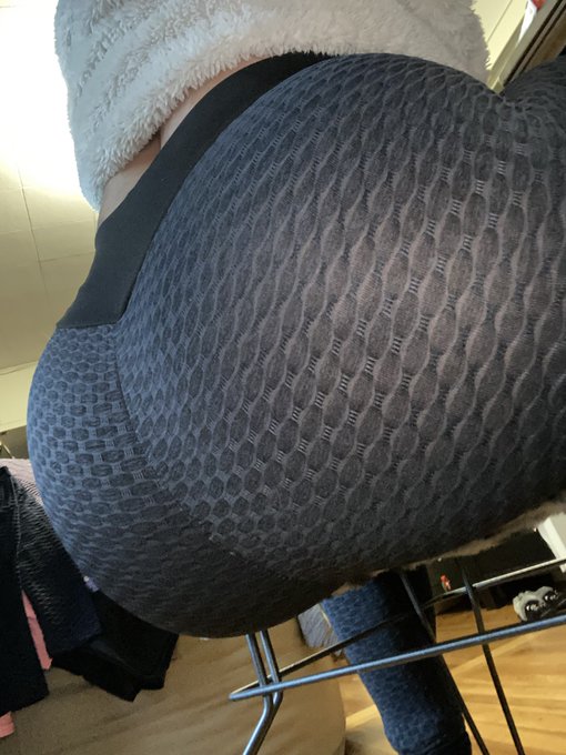 My biggest Ass fan got me a butt ton of leggings and panties for his customs! https://t.co/Ju2ZlGqEQ<a href="/tag/bts"class="tags"><span>#bts</span></a>