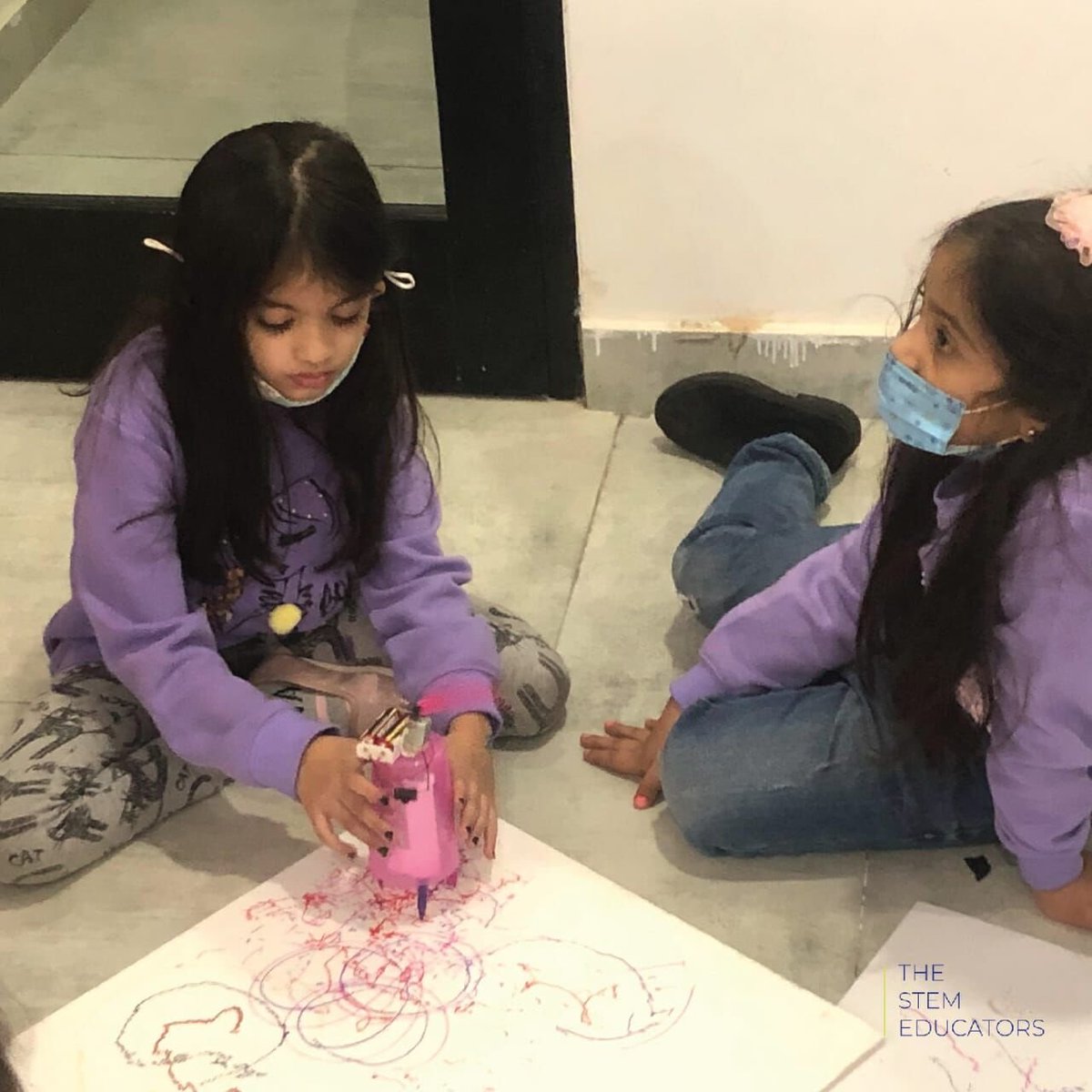 EducatorsStem's tweet photo. Women have been an integral pillar of the STEM foundation from day one. From modern programming, to unveiling the structure of DNA the path of technology and science is lined with the footprints of remarkable women

#educators
#stemforkids #educationalactivities #youngengineers https://t.co/Y6sbJwtroG