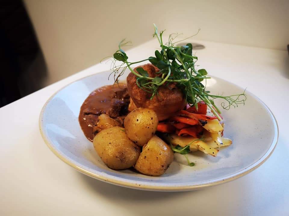 Did someone say Lunch?

Our chef is spoiling us this week with Delicious Beef Stew, buttered new potatoes and honey roast roots.

#hubmade #ayrshirecafe #ayrshirefarmshop #farm2fork #scotchbeef #aryshire #eastayrshire