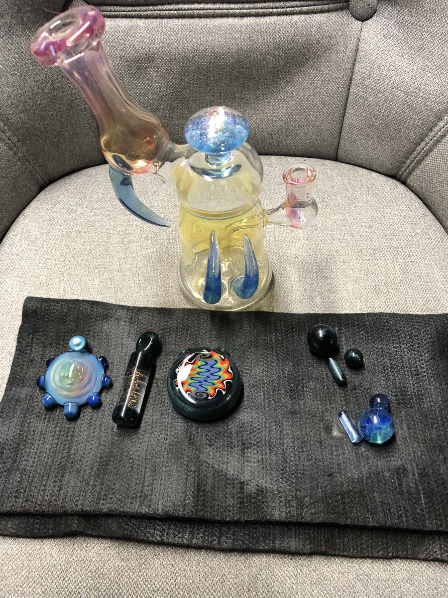 henrysglassart's tweet photo. All available for purchase dm if interested https://t.co/PZrHoRueFN