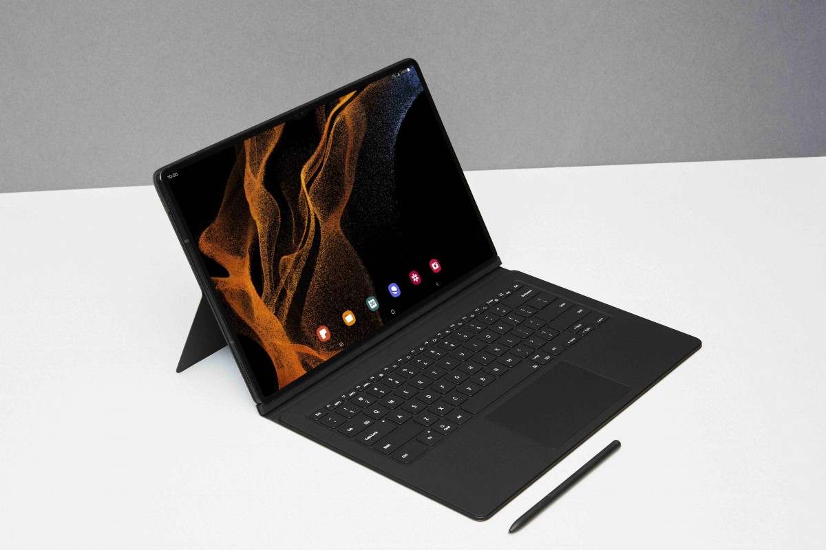 Techweez The Tab S8 Series Features Three Members The Ultra Takes The Android Tablet World To A Whole New Level Samsungunpacked T Co Mczss0am5d Twitter