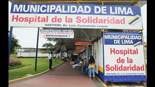 JulioGarciaOrd1's tweet photo. #RegionJunin Hospital construido de primer nivel en Huacayo por el Dr. Vladimir Cerrón.
#RegionLima Hospital de contenedor construido por Luis Castañeda. Esto no quieren que cambie los "preparados" de Lima. https://t.co/azxDVfCgaO
