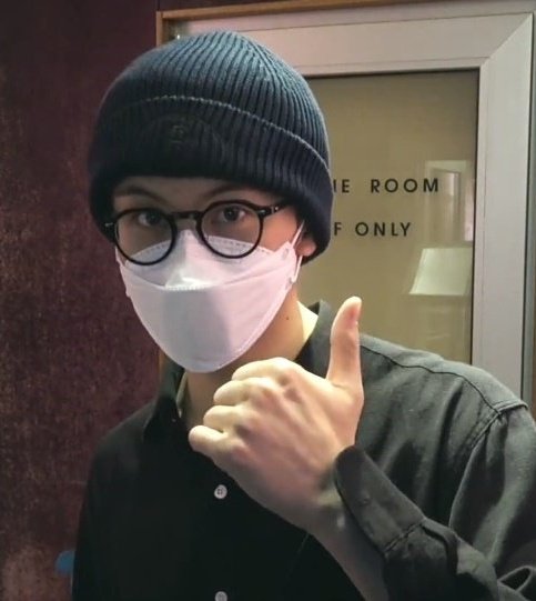 najaexmn's tweet photo. nata:bntr ya mark aku otw
mark:oke aku tunggu😘💗

 #NCTzenSelcaDay #NSD #NCT127 
#MARK #마크 @NCTsmtown_127 #NCTDREAM  #nct https://t.co/NZle4z3D2W
