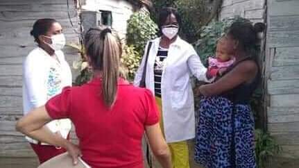 dr_godoy's tweet photo. Entre las estrategias de #Salud impulsadas en #PinardelRío a fin de evitar el rebrote de la #COVID19 figura la pesquisa activa 
La vigilancia epidemiológica tiene como prioridad la atención a gestantes, niños menores de 2 años y pacientes de alto riesgo. #CubaPorLaVida https://t.co/gOeAYKitu1