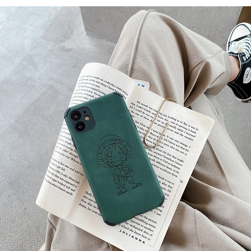 KMangaFR's tweet photo. Les coques en cuir One Piece sont sur KIHORUDA à seulement 9,90€ livraison comprise !

😎 De quoi protéger votre téléphone avec un style unique ...

🍏 3 modèles sont disponibles pour vos iPhone allant du 7 au 13 Pro Max.

➡️ Rendez-vous ici : https://t.co/Q6OSeYH1Bp https://t.co/9YhVIwBu8h