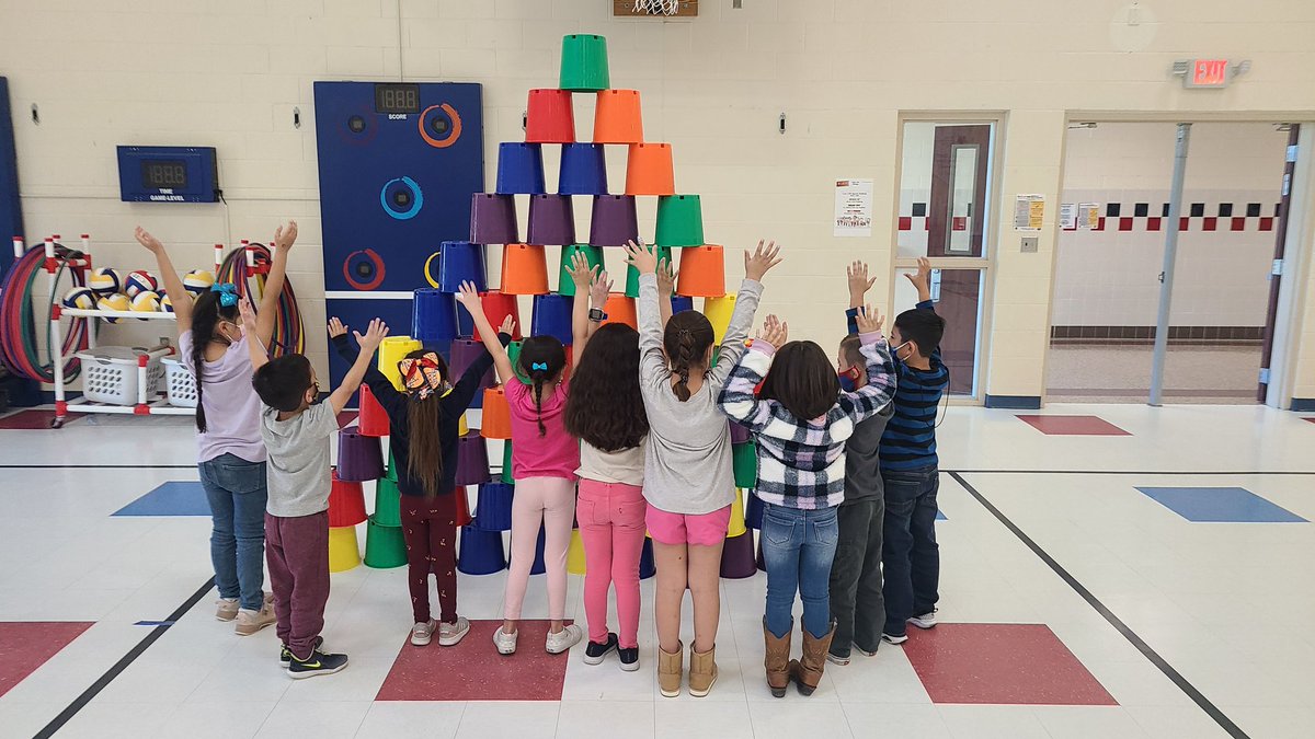 hendricksphysed's tweet photo. @hendricksstars Kinder having fun with S.T.E.M. today during PE. #teamworkmakesthedreamwork #anticipategreatness @McAllenISD https://t.co/Q5hooXnrX2