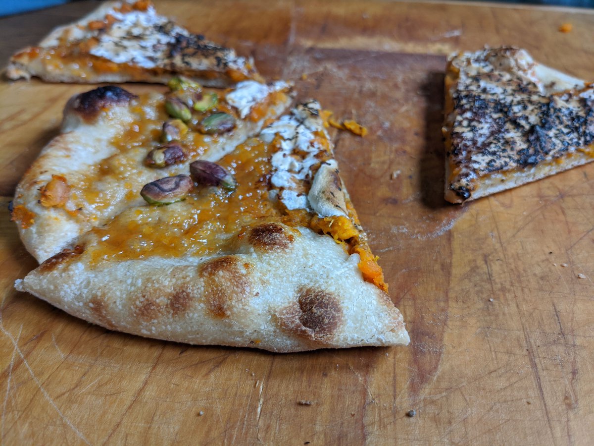 ProBiotein's tweet photo. Happy #NationalPizzaDay! #BestDayEver 

Find three prebiotic pizza dough recipes here: https://t.co/e0mVSEjbkB https://t.co/mDJOzPzxb5