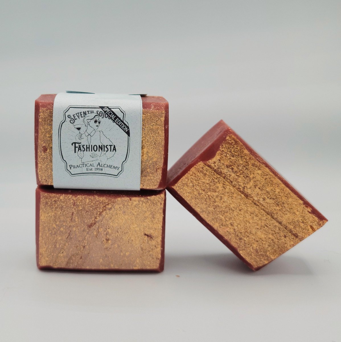 We have a new #soap...Fashionista. A blend of citrus, florals & spice, this fragrance is the essence of style. Under a veil of white musk, pink rose blends with sweet citrus and cinnamon stick. Get 20% off for orders of $36+ use code BEMYVALENTINE buff.ly/3gxzKdV