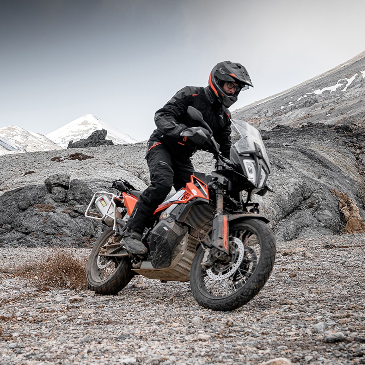KTM_UK's tweet image. #KTMBlog - Winter conditions might be the most challenging for bikers, but that doesn't mean it's not a great season. World traveler Paolo Cattaneo gives five tips on how to improve your winter riding in the KTM BLOG - fal.cn/3m1eO

#KTM #ReadyToRace