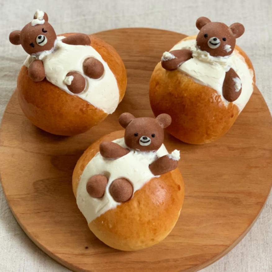 Bubble bath bear cream buns by konel_bread