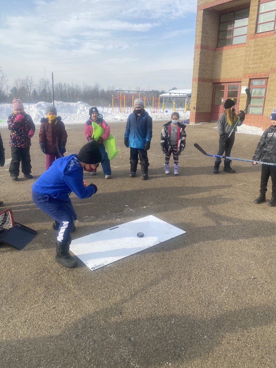CrowtherSarah's tweet photo. Grade 3/4 Winter Olympic Week!
Day 3: Hockey 🇨🇦
@RidgewoodPS @TLDSB https://t.co/sGpIcEzrdF