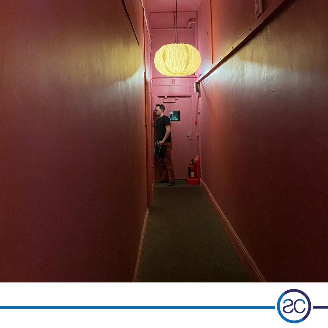 Check some behind the scenes pics of Monday's shoot for 'Skin' by @redflost! Our thanks to Jack, Mhairi and the team at <a href="/VentnorExchange/">Ventnor Exchange</a> for allowing us to film there.

#IslandYoungCreatives #StoneCrabs #StoneCrabs2022 #HereForCulture #EmergingArtists #IsleOfWight #IOW