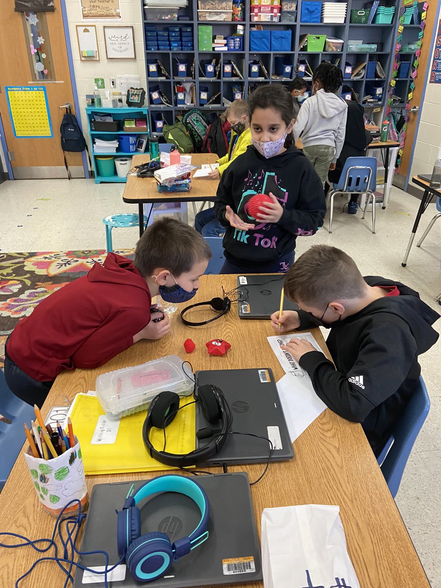 Lsteinbrunner82's tweet photo. Gearing up for Main Idea playing ��which item doesn’t belong?” #ashlandsoar https://t.co/oTrNEpWoR0