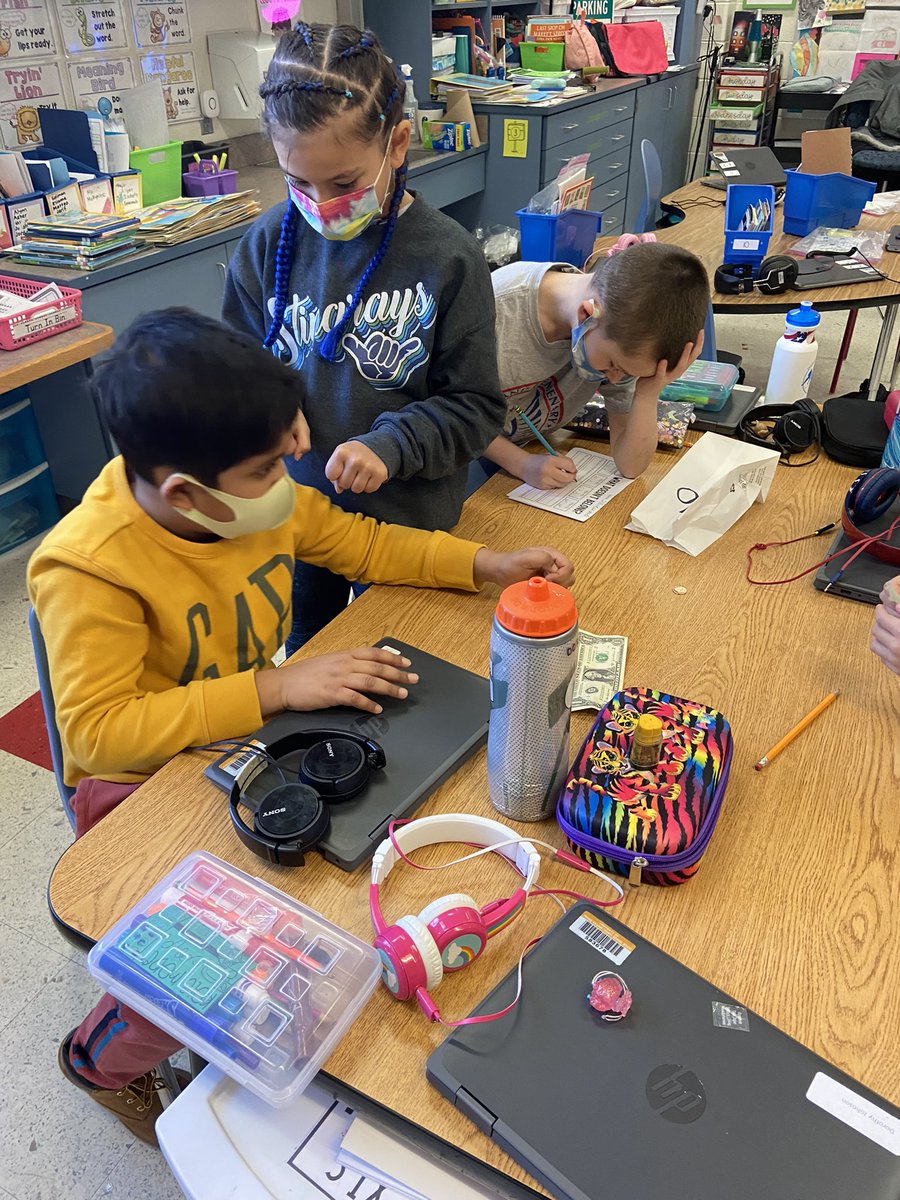 Gearing up for Main Idea playing “which item doesn’t belong?” #ashlandsoar