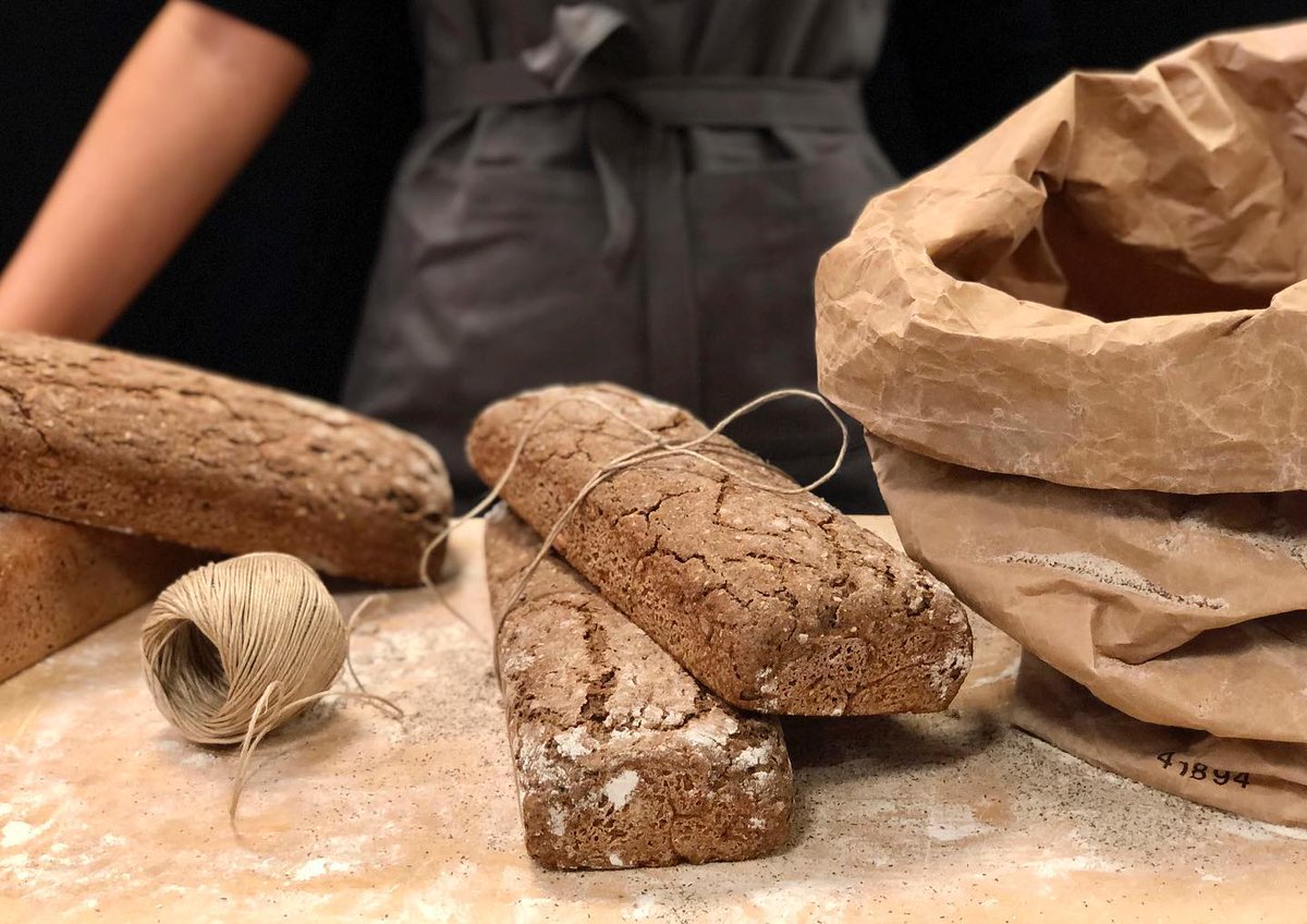 Bio-Pan è uno storico panificio #artigianale con forni a legna del lodigiano e certificato #biologico fin dall’origine. Offre prodotti di altissima #qualità realizzati nel pieno rispetto del #benessere dell’uomo e della terra. Scopri di più bit.ly/3gBFtzI #produttori