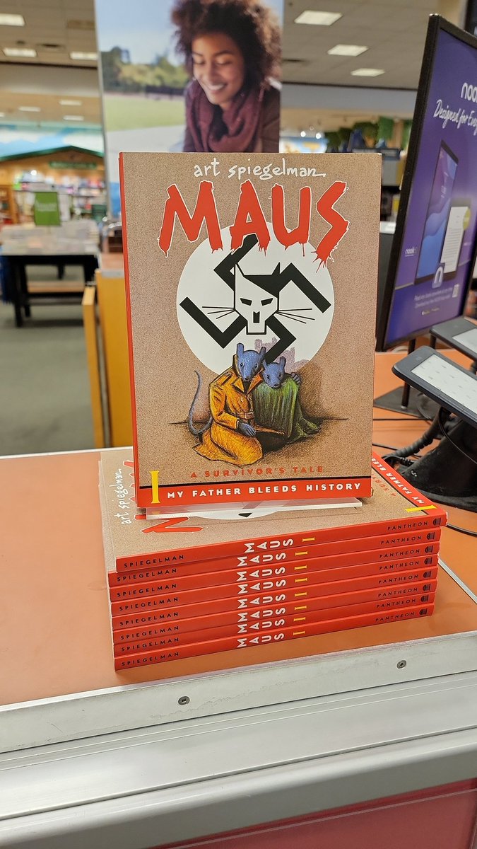 This just in!

#Maus #ArtSpiegelman #bannedbooks #BNBuzz #BNMagic # #BNBookFun #OurBN