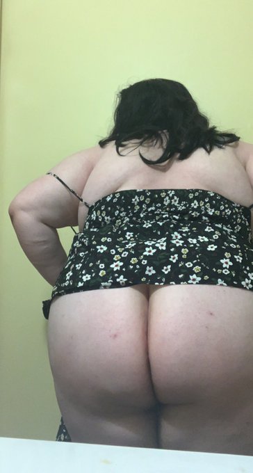 Imagine me showing you this as we were shooing 😈 https://t.co/H7nEe3iST7