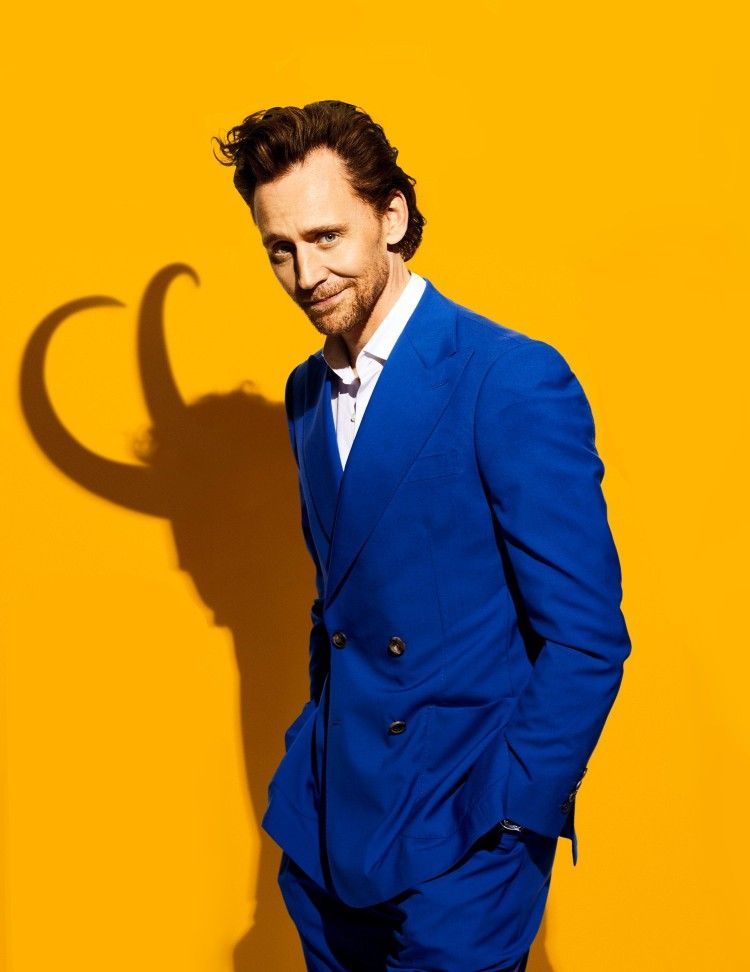 MarvelEnGeneral's tweet photo. Tom Hiddleston en tres palabras: lo mejor que me pasó en la vida después de ser mamá. Ay, me pasé de palabras. Perdon.
Nuestro gran Tom cumple 41 años hoy 💚✨🎉
Te amamos mucho❣️ #HappyBirthdayTomHiddleston https://t.co/HNcHX60zqa