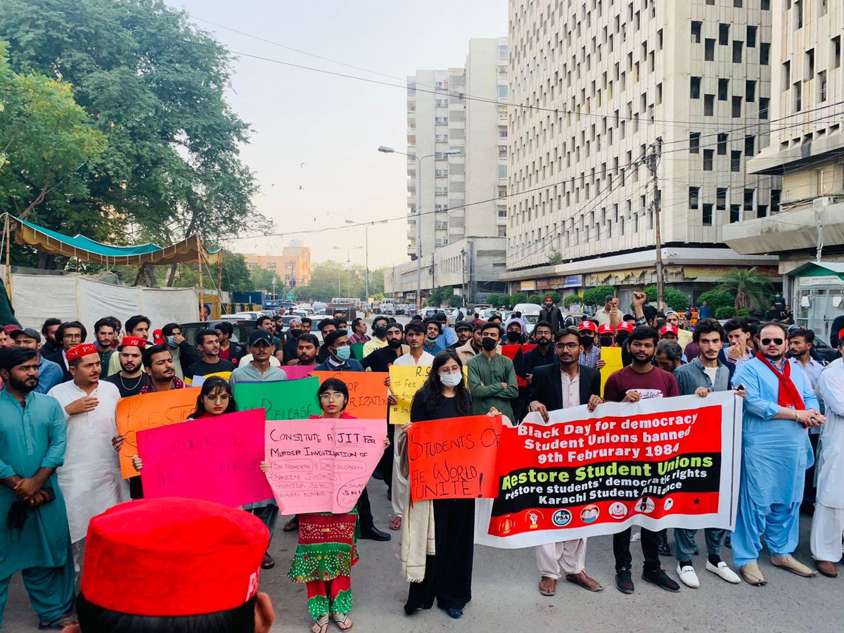 safeerrasheed05's tweet photo. Today, all the political student organizations of Karachi protested at Karachi Press Club that the ban on student organizations should be lifted.
With different organizations @PSCollective_ ,@PrsfK,PukSF,RSF
#RestoreStudentUnions 
#9thFebBlackDay https://t.co/ZqH0ruSpvF
