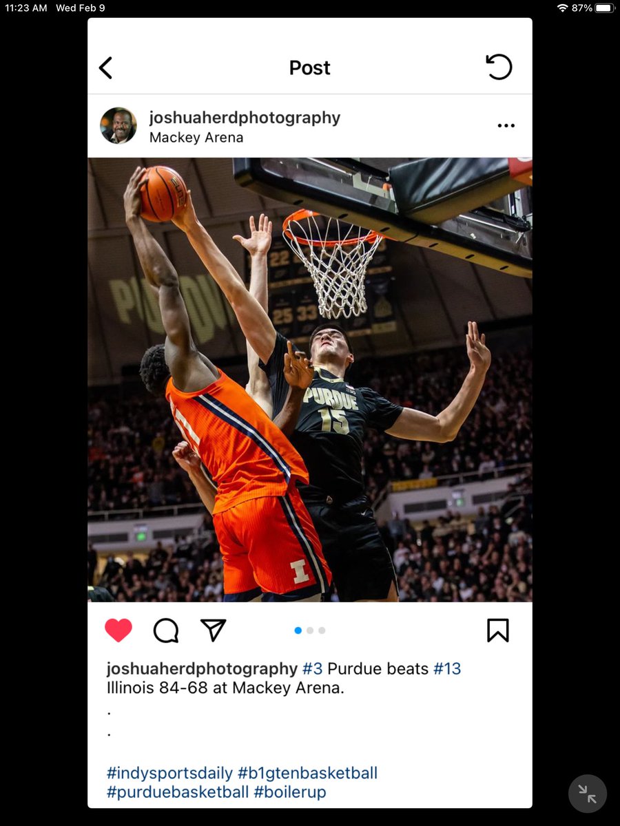 EdeyJulia's tweet photo. How much do I love this picture.  What a game.  
S/o to the photographers for capturing these moments.
#postingtokeepinmyfeed #grit #wow https://t.co/Ra1F7m0Bqa