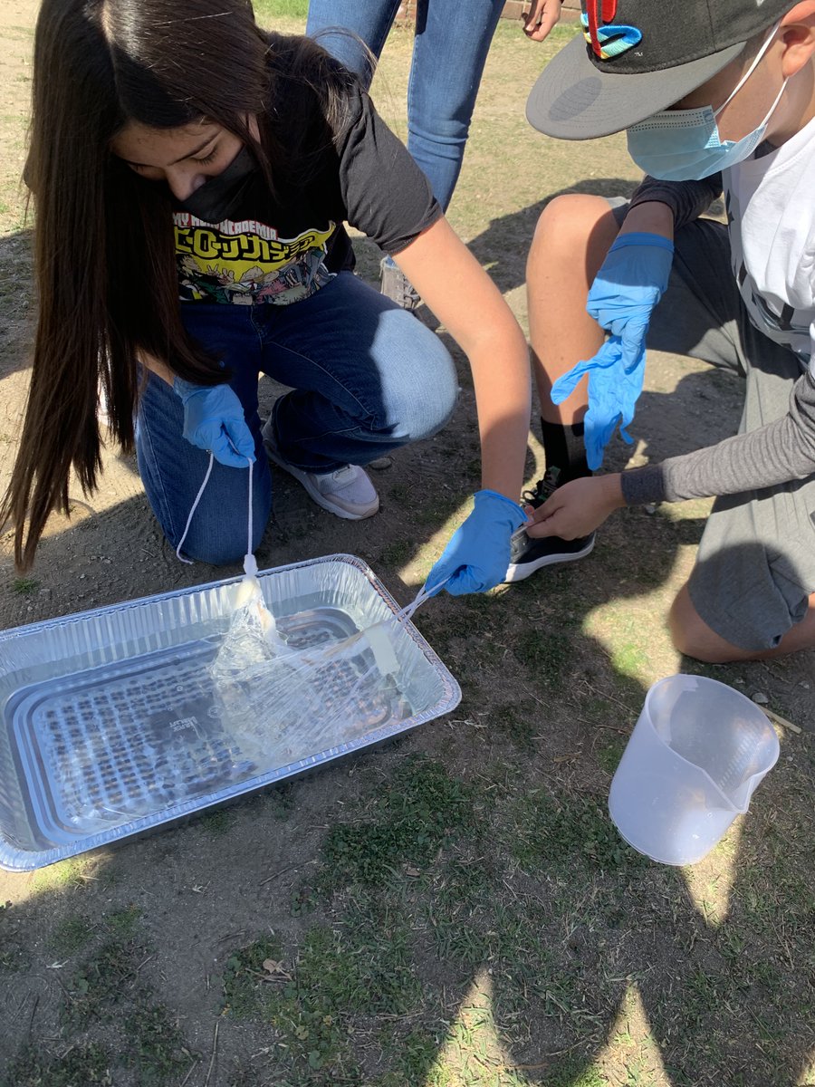 ErhsPltw's tweet photo. PLTW Engineering: Today the first year class did a simulation on containing an oil spill and then trying to clean it up. It is pretty difficult to fight oil given that your main supplies are just popsicle sticks. This year we had 2 out of 10 groups save the ocean! @ElRanchoHS https://t.co/vPMkA2Zj4Y