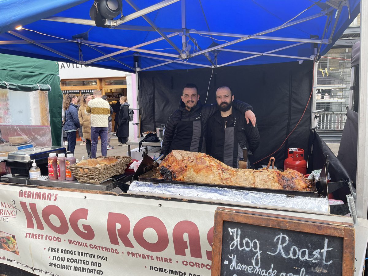 NerimanSandwich's tweet photo. #Hackney #Eastlondon #BroadwayMarket #London #everyweekend #hogroast #tasty #delicious #streetfoodlondon #londonmarkets #freerange #Foodies #foodporn #ilovehackney #applesauce #crackling #welcome https://t.co/TNgPhm0LCQ