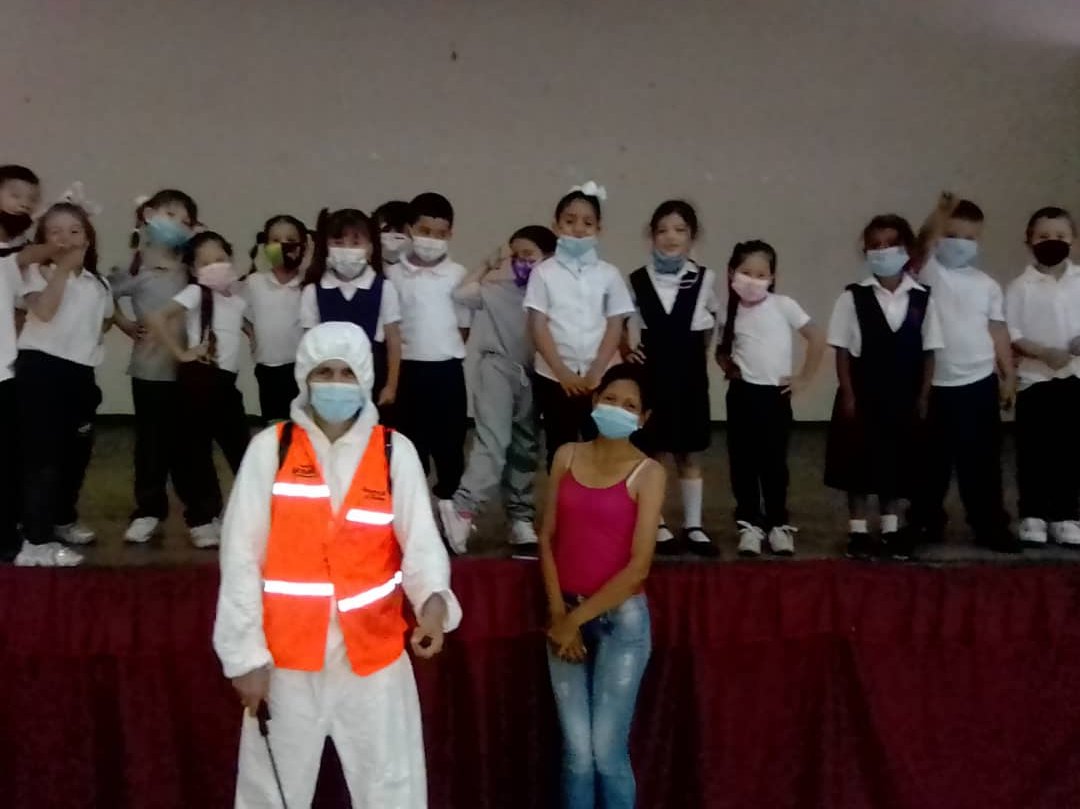 Hoy #9defebrero se dió cumplimiento a la desinfección de los espacios de aprendizaje en la @bustamantesc De esta manera mantenemos nuestro compromiso de ofrecer aulas bioseguras @MPPEDUCACION <a href="/LaAvanzadoraVE/">LaAvanzadora</a>  <a href="/charlychaves/">Charly Rojas Chaves</a> @ZonaEducTachira @SPETachira <a href="/SalaTachZet/">Coord de Informatica ZET</a>