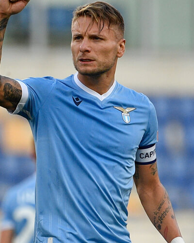 ErFrancese_'s tweet photo. #MilanLazio
Quand Ciro se blesse c'est tout le peuple laziale qui retient son souffle...
Même #Sarri il transpire...
Grazie #Tare 🖕🖕🤬
#ForzaLazio
#ForzaCiro https://t.co/kCHcKV1BWa