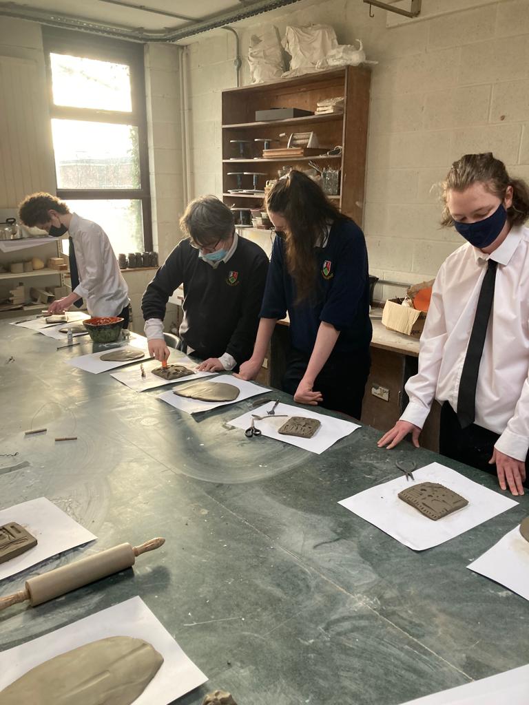 GreenhillsColl's tweet photo. A fun and creative morning for 6th year Art students, a taster of the Art Portfolio course in FE. A great experience for our senior artists #cao #careerplanning #tasterclass #creativity https://t.co/dFE2DNxc9i