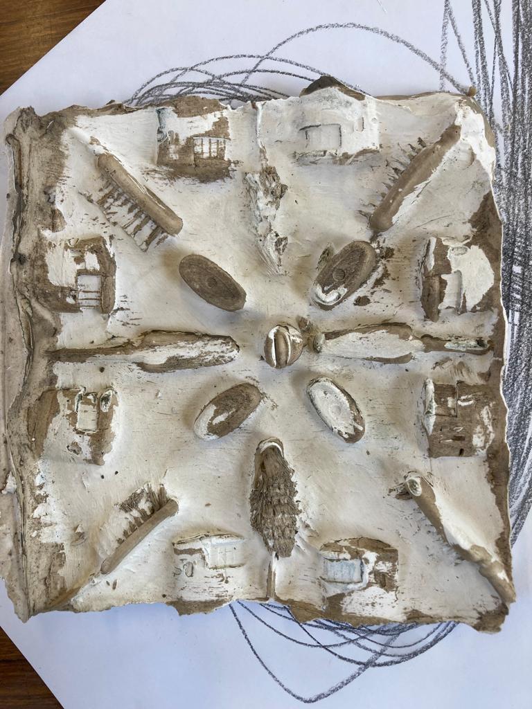 GreenhillsColl's tweet photo. A fun and creative morning for 6th year Art students, a taster of the Art Portfolio course in FE. A great experience for our senior artists #cao #careerplanning #tasterclass #creativity https://t.co/dFE2DNxc9i