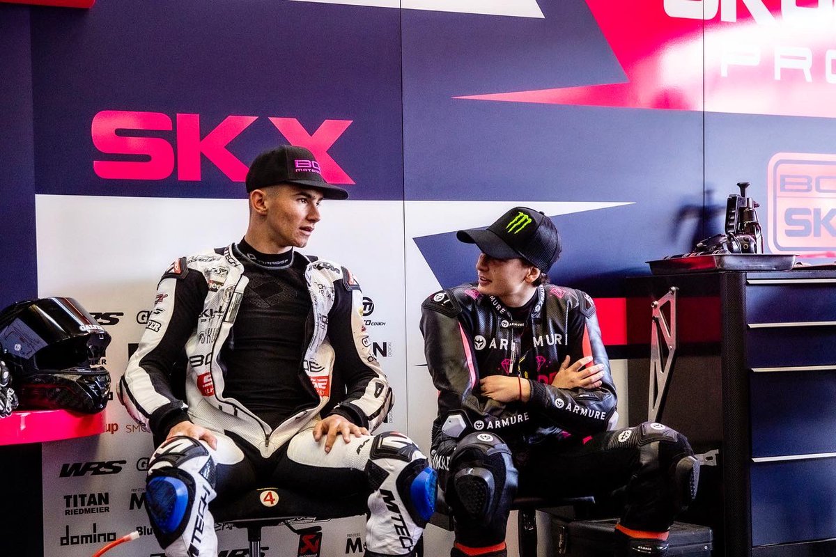 boemotorsports's tweet photo. Mucho trabajo en pista… ¡y también en el box! Terminamos dos intensos y productivos días de test. ¡Vamos a por todas! 🤜🏼🤛🏼
•
A lot of work on the track... and also in the box! We finish two intense and productive days of testing. Let's go for it! 🤜🏼🤛🏼

#BOESKX https://t.co/jNcouS42dJ