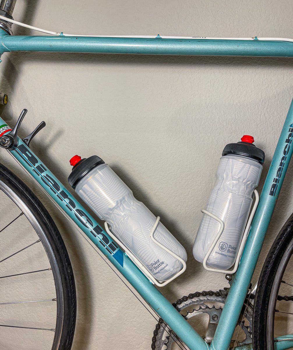 PolarBottle's tweet photo. New meets retro. We can't help but admire how nice the new Jersey Knit looks with this @BianchiOfficial ! Available now in both 20oz and 24oz!
Shop here: https://t.co/j1fgCHwaV2
#newgear #upgradeyourkit #freshkit #cycling https://t.co/PQU1moELsk
