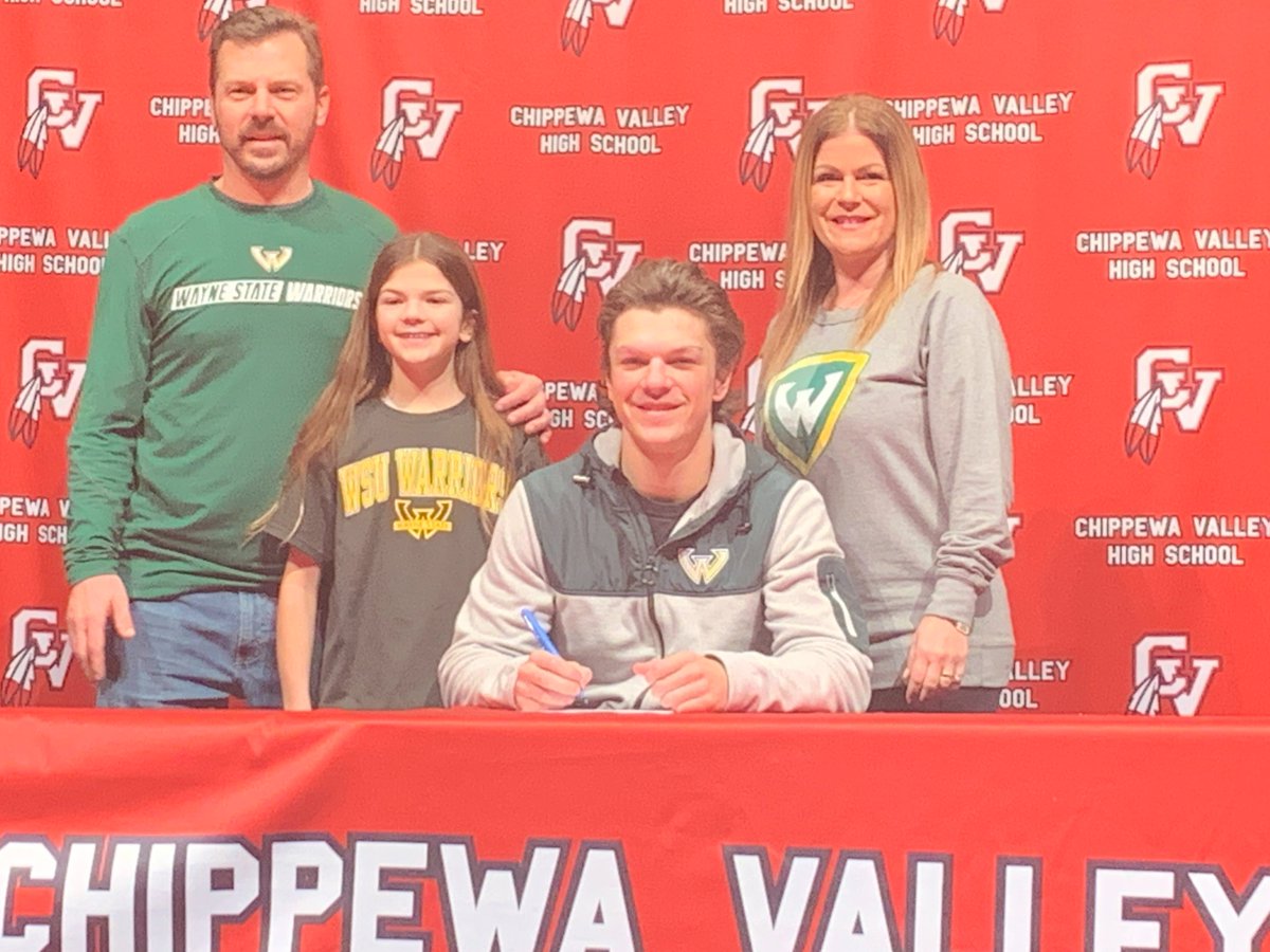 schihl's tweet photo. Congratulations to Zack Ernat and his family as he signs with @WSUWarriorsFB to continue his academic and athletic career! #OnceaBigRed https://t.co/RXmZeV0dkd