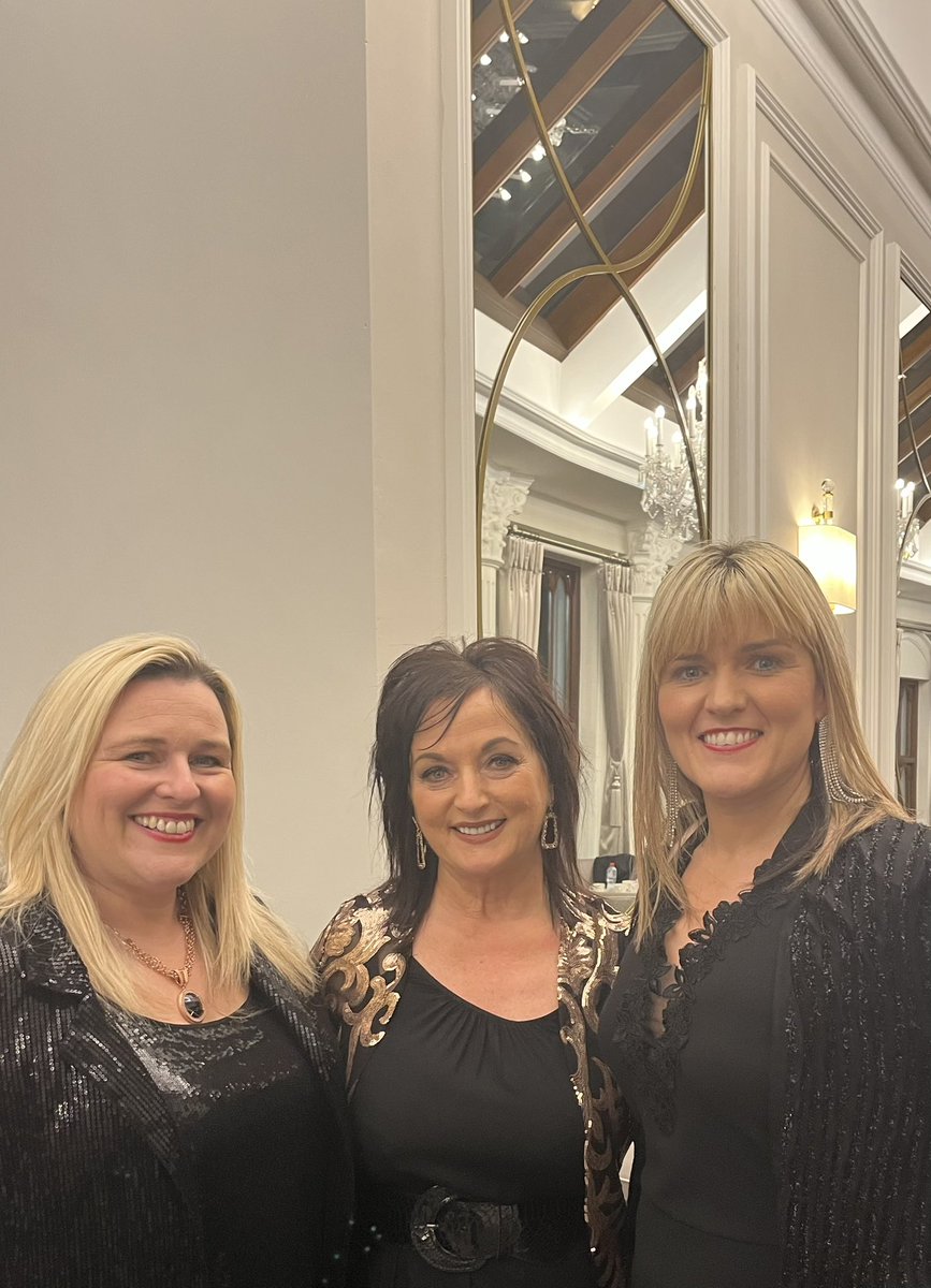 TheBellassing's tweet photo. We had a blast at the Northern Ireland Country Music Awards, thanks to Malcolm for having us and especially to the band for backing us ☺️🎵🎵@derekryanmusic 🎵🎵 https://t.co/gz5wnZH1Az
