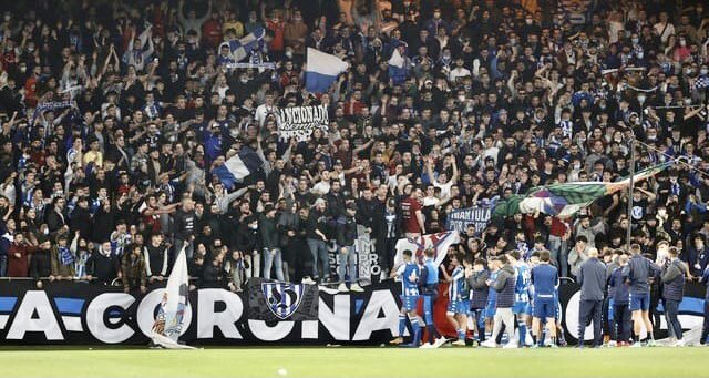 RB1987Oficial's tweet photo. Xuntos nas vitorias e unidos nas derrotas, porque hai derrotas que só te fan máis grande. 

GRAZAS https://t.co/fTQtUIDFEZ