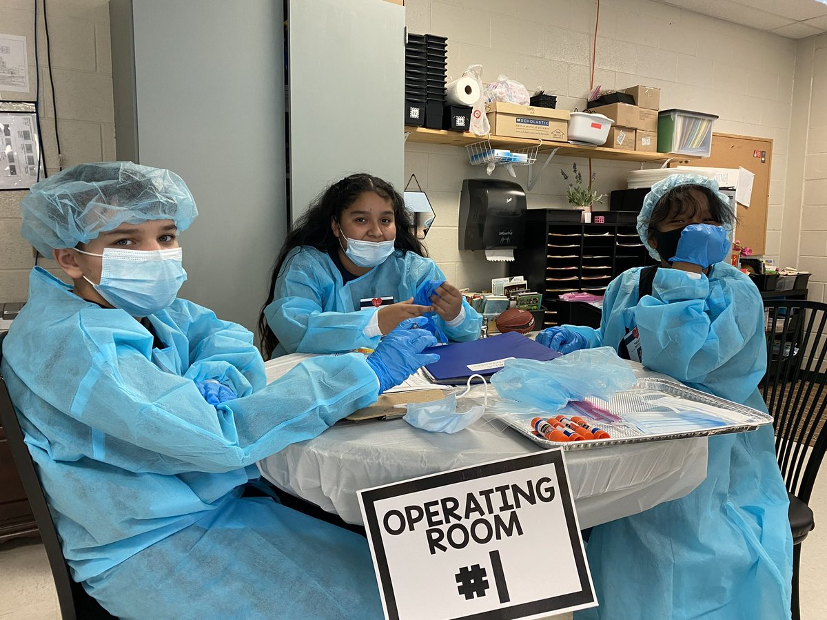 TadmoreES's tweet photo. Tadmore’s 5th grade used their surgery skills to examine text structure! #operationwriting https://t.co/niZeyvMx2m