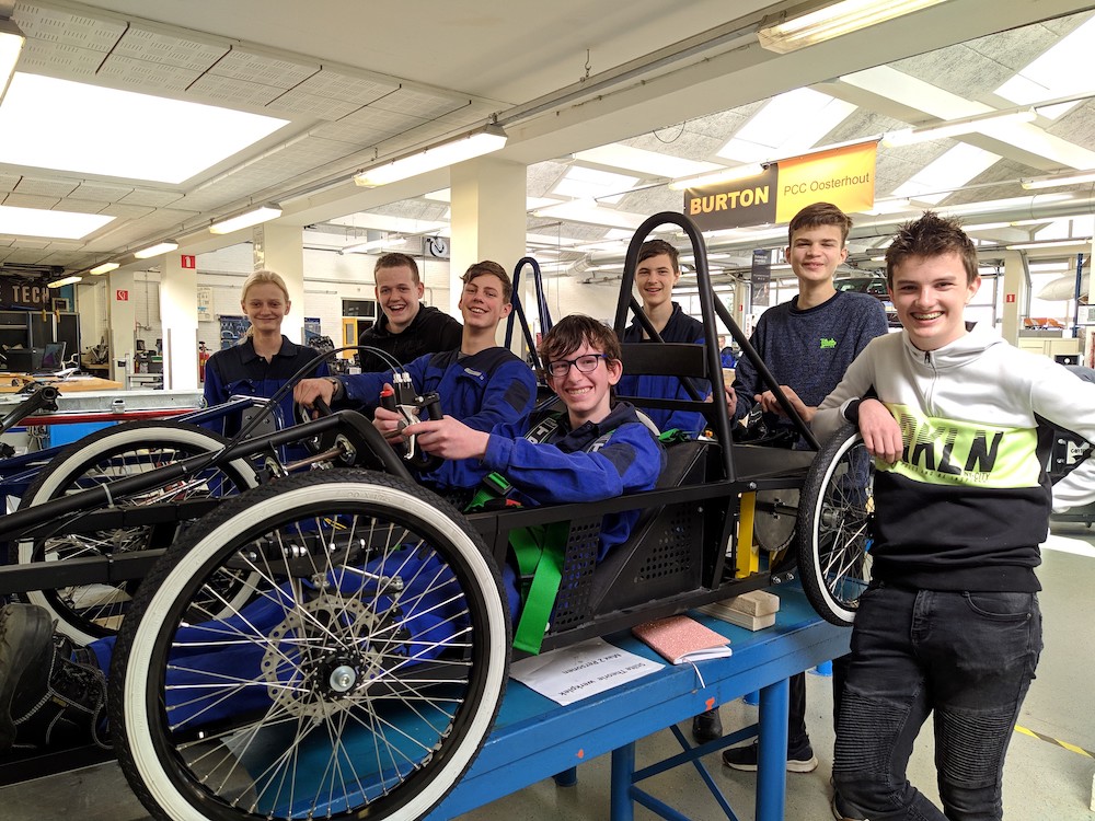 PCC-leerlingen winnen #Onderwijsprijs Noordholland met hun energiezuinige racewagen en mogen naar landelijke finale in april. Hartelijk gefeliciteerd! pccracingteam.nl/opzet-raceteam #Alkmaar #VakcollegeTechniek #Havo