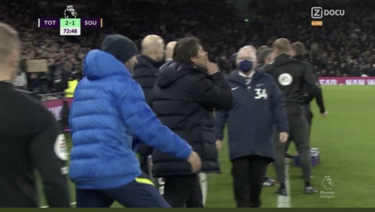 ODDSbible's tweet photo. Conte at 72 minutes vs Conte at 90 minutes https://t.co/eiy9mpPg3b