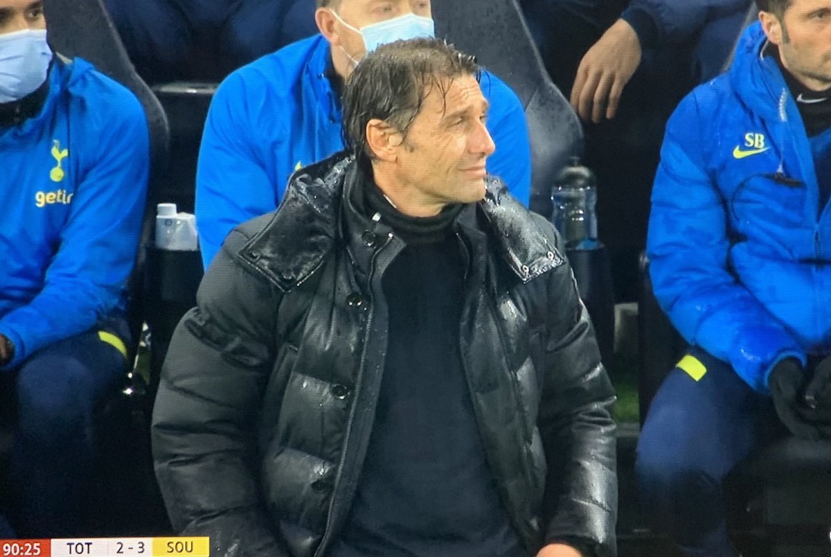ODDSbible's tweet photo. Conte at 72 minutes vs Conte at 90 minutes https://t.co/eiy9mpPg3b