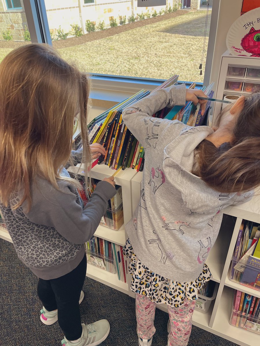 MsBoudny's tweet image. When you practice your library skills taught by @TWELibraryLady in the classroom!! #katyisd @katyisd @katy_libraries #libraryskills #books #readeveryday @TWEHowl #twehowl