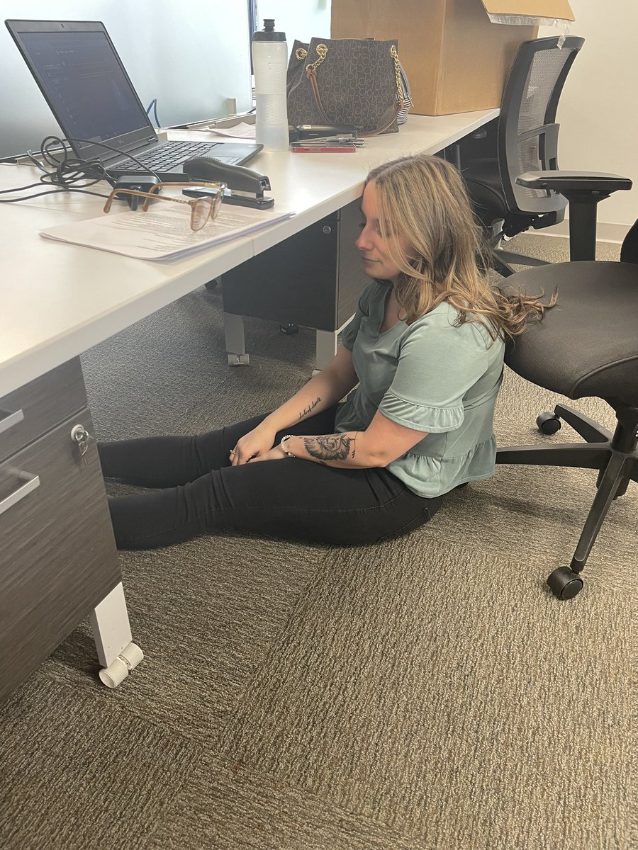 beemaclogistics's tweet photo. When you call someone to make a job offer and they tell you they’ve already accepted another #recruiter #logistics #why #WeNeedAMinute https://t.co/6niQSYTwm3