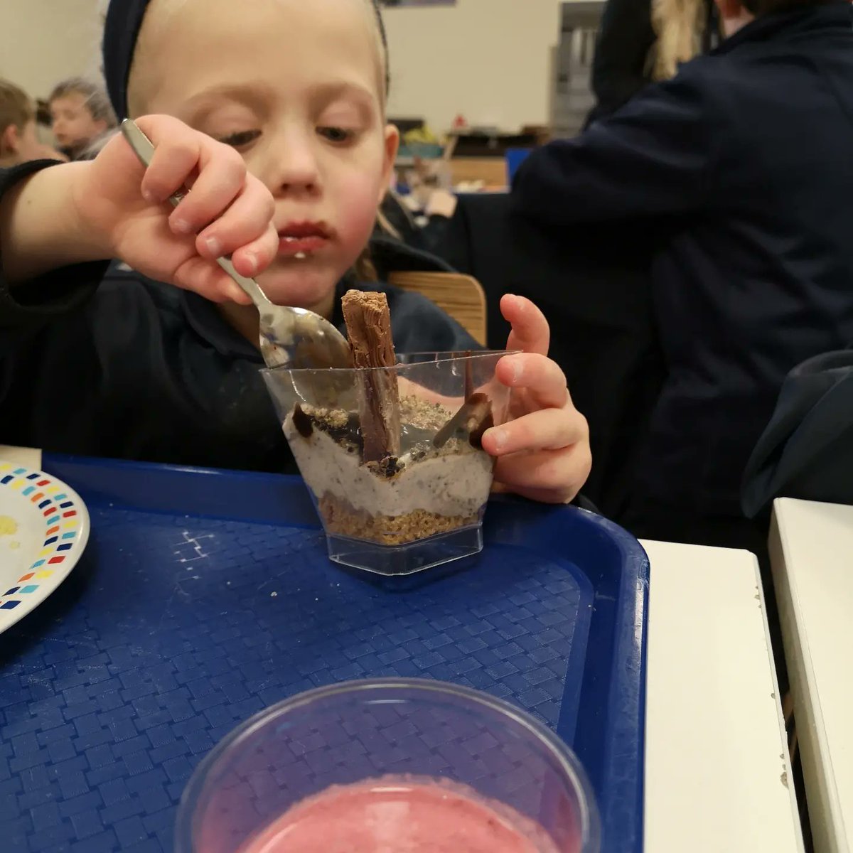 LaxtonJunior's tweet photo. Today saw the first of our 'Eat the World' events and we were transported across the Atlantic to the USA. A wonderful menu of delicious food had been planned by @catering_ljs and we got to try some new foods such as macaroni cheese bites and corn bread. #WeAreLJS #LoveFood https://t.co/jBZaP4wTQf