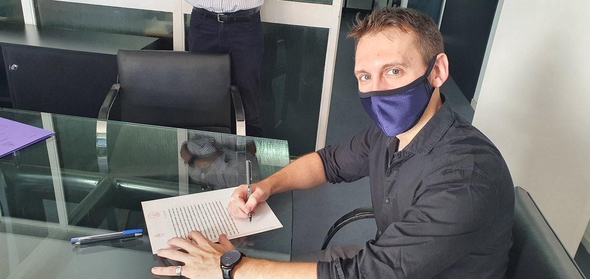 adpaladino's tweet photo. Si pienso en algo más lindo que fundar tu propia empresa desde los cimientos y a pulmón es hacerlo codo a codo con el hermano que te dio la vida. Hoy fue un gran día porque hice ambas cosas. Gracias universo. Nunca se rindan. https://t.co/9cLxBT6c06