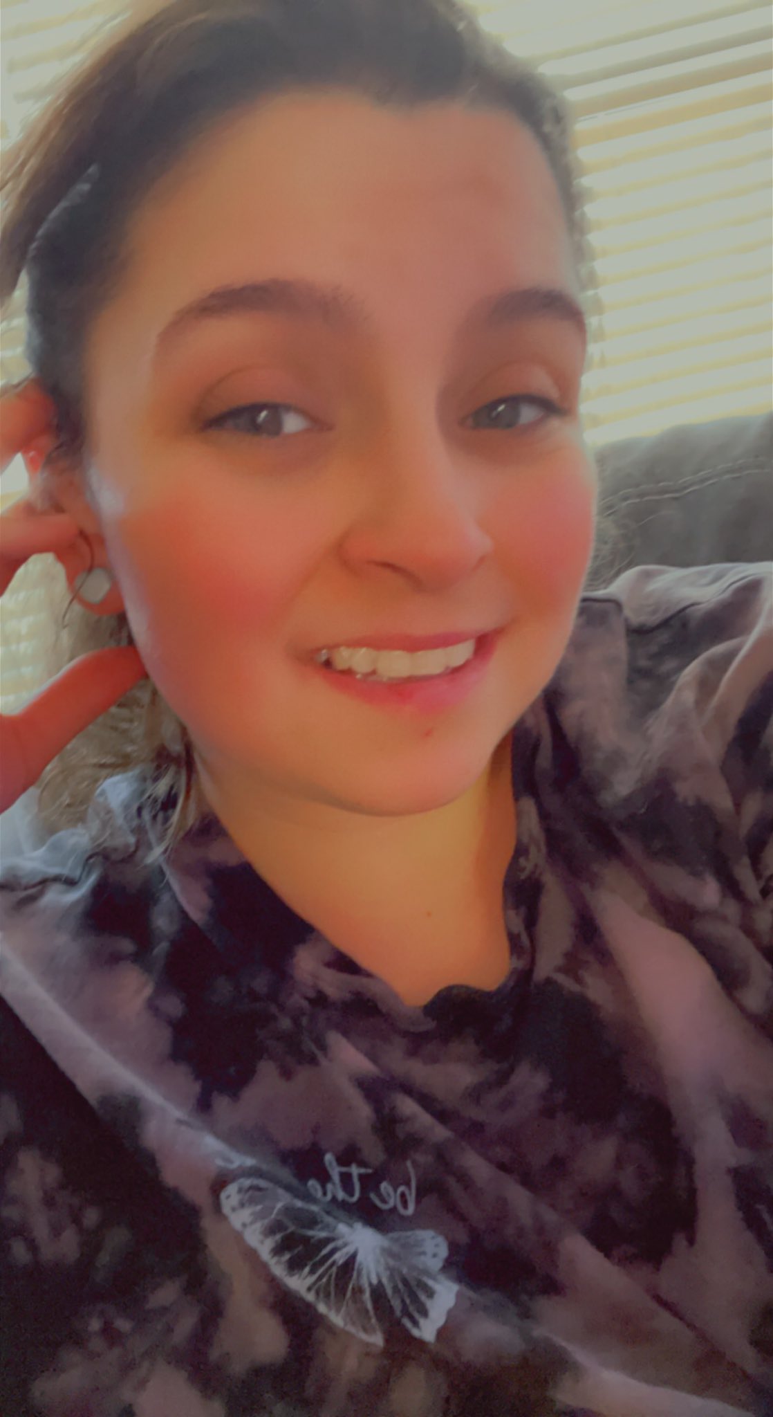 Relaxing after a long day. #sweetgirl #momlife #mentalhealth https://t.co/Mqujt57Dxk
