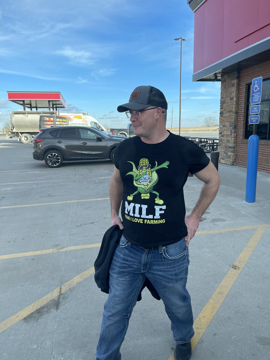 Erin Marlow tweet media