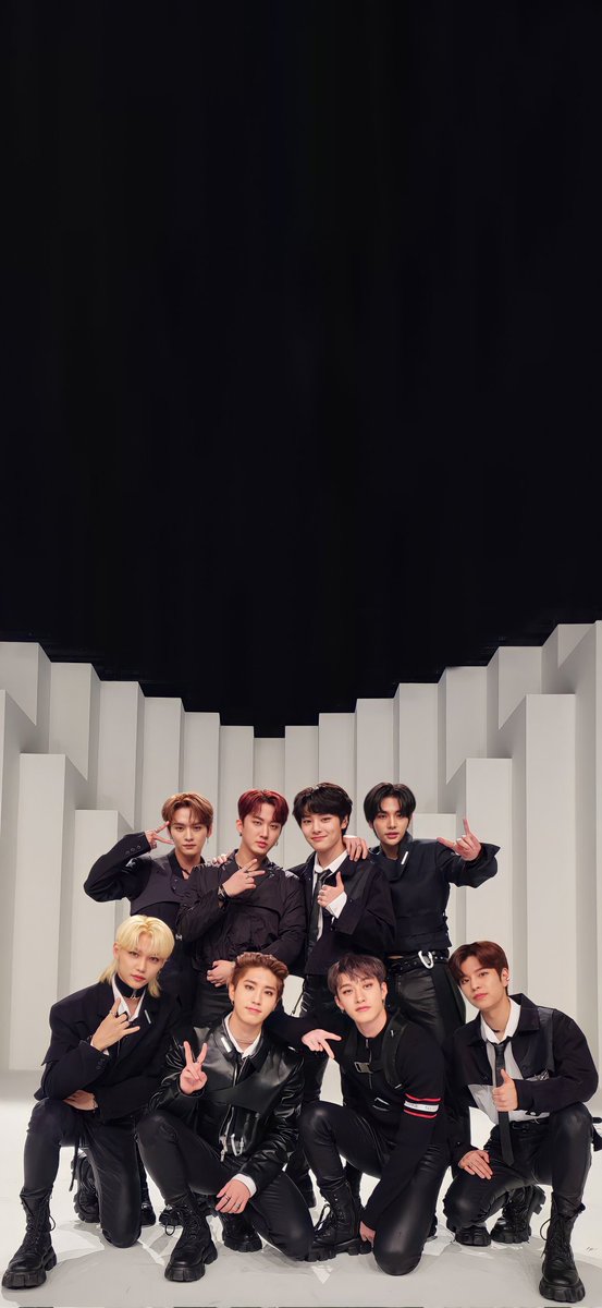 LaEmi_l's tweet photo. Stray kids wallpaper https://t.co/pSAK9ayL1m