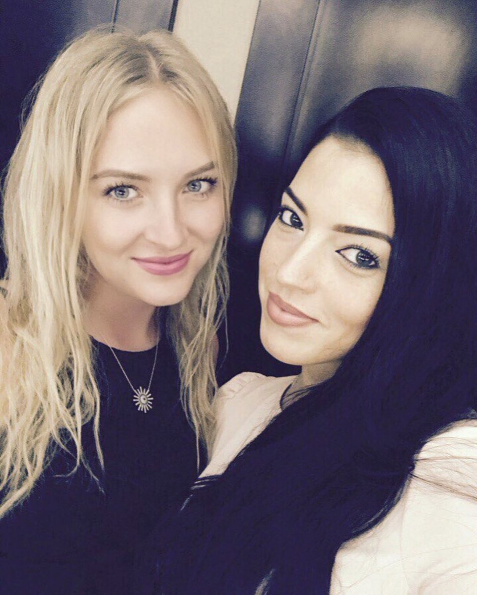 jerrymaria2201's tweet photo. #BFFs https://t.co/Ljrqt4RN1b
