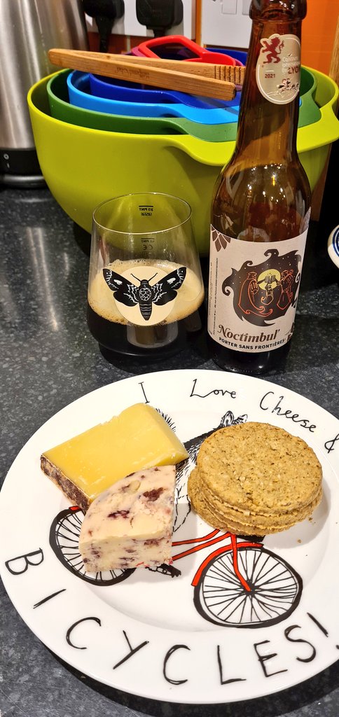 Ambushed by cheese (from the UK) and beer (from France).
#EntenteCordiale