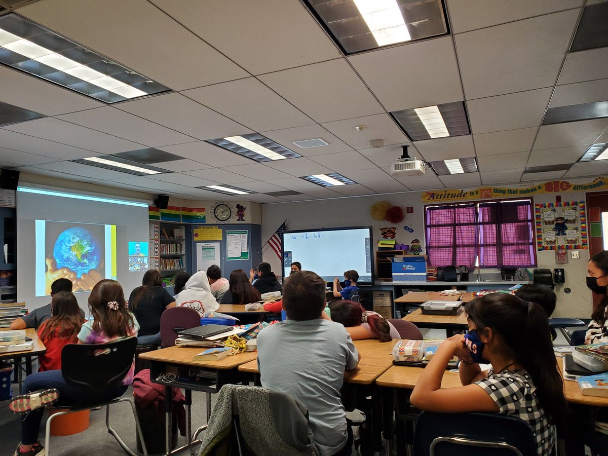 Spent the afternoon with EchoHero learning about recycling and cleaning up the planet. Thank you to <a href="/CityofIndio/">City of Indio</a> for providing the grant to make it possible! @LonghornsLbj are doing their part.